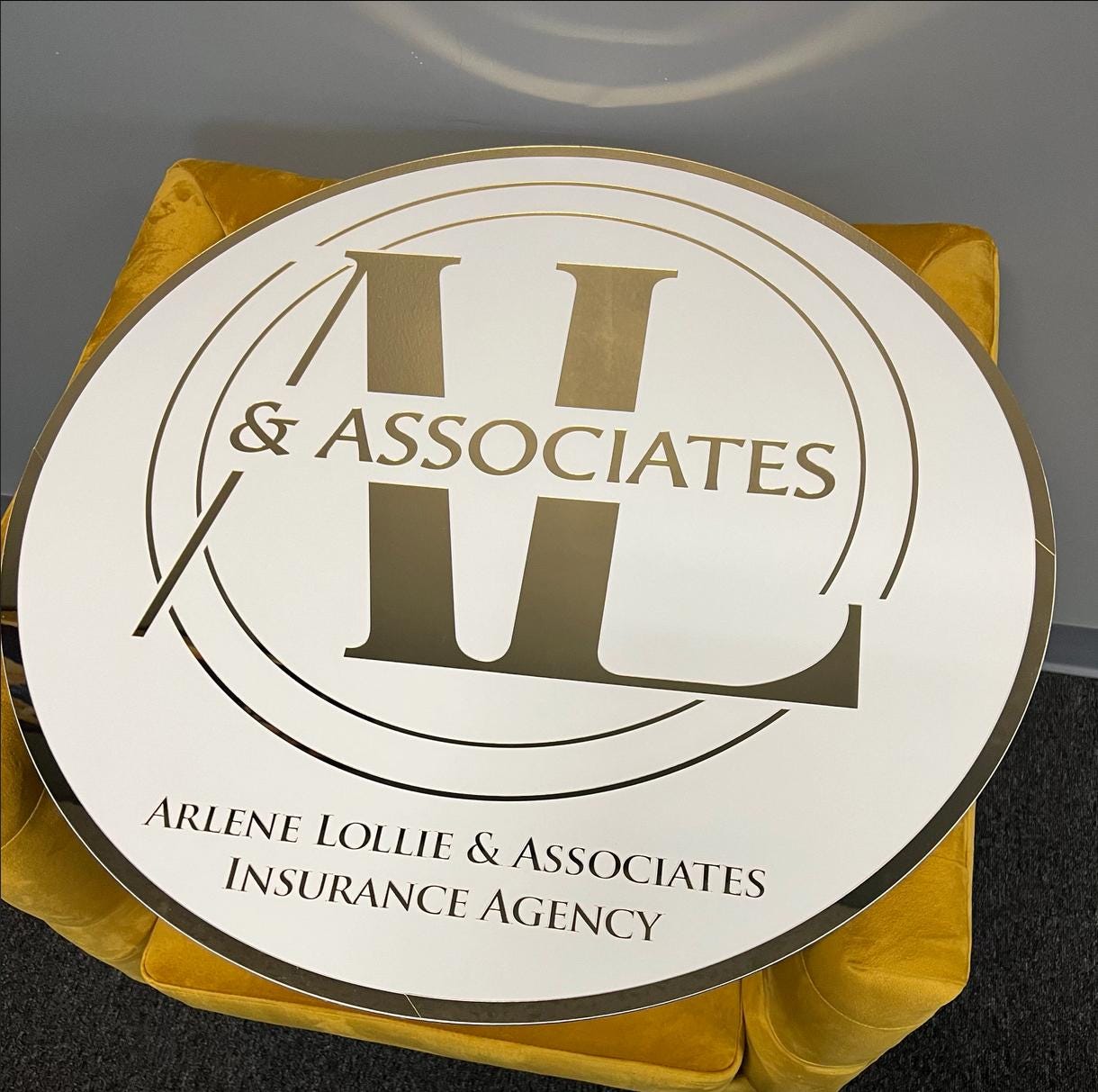 Custom Round Acrylic Salon Sign, Personalized Beauty Studio Wall Logo, Business Name Sign for Esthetician, Spa or Nail Room Decor