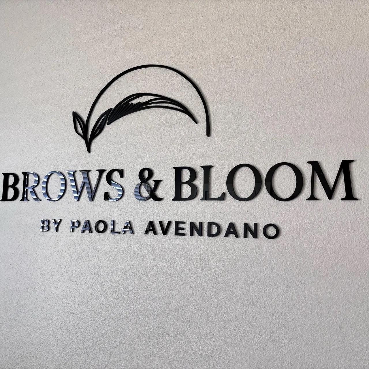 Custom Hair Salon Studio Sign for Wall Decor, Modern Personalized Beauty Salon Business Logo Signage for Hairdresser Barbershop