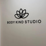 Custom Hair Salon Studio Sign for Wall Decor, Modern Personalized Beauty Salon Business Logo Signage for Hairdresser Barbershop